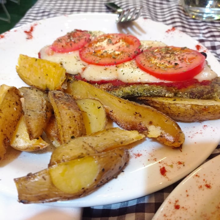 photo of El patio vegan Milanesa A La Napolitana shared by @monoout on  17 Apr 2022 - review