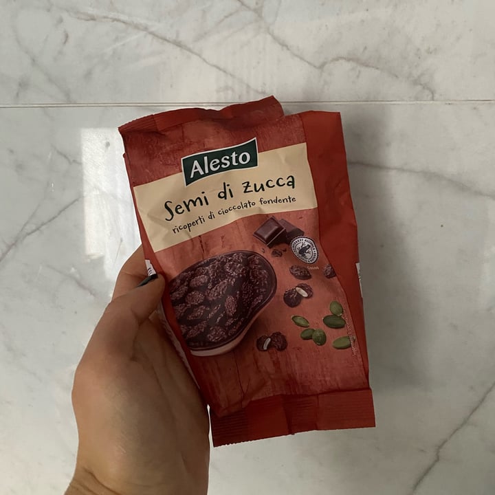 photo of Alesto semi di zucca ricoperti cioccolato fondente shared by @profumodilavanda on  13 Oct 2022 - review