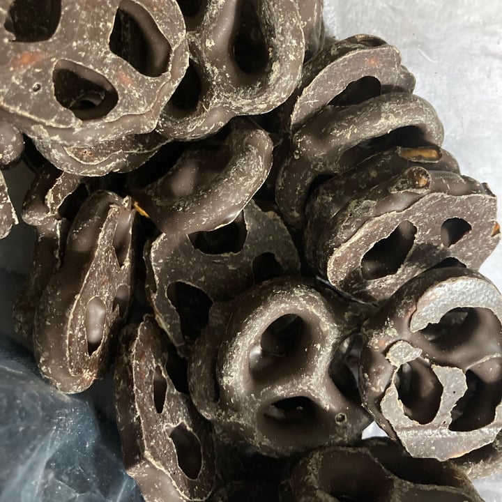 review photo of Sprouts Farmers Market Dark Chocolate Covered Pretzels shared by @vlazaro on 14 Feb 2021 - review