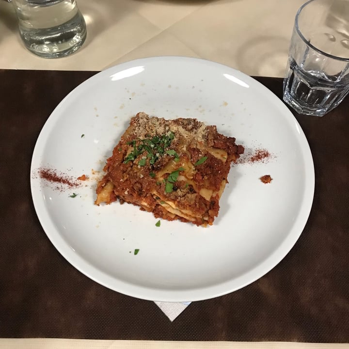 photo of La Tecia Vegana Lasagna Vegana Con Ragù Di Seitan shared by @taisaflora on  25 Apr 2022 - review