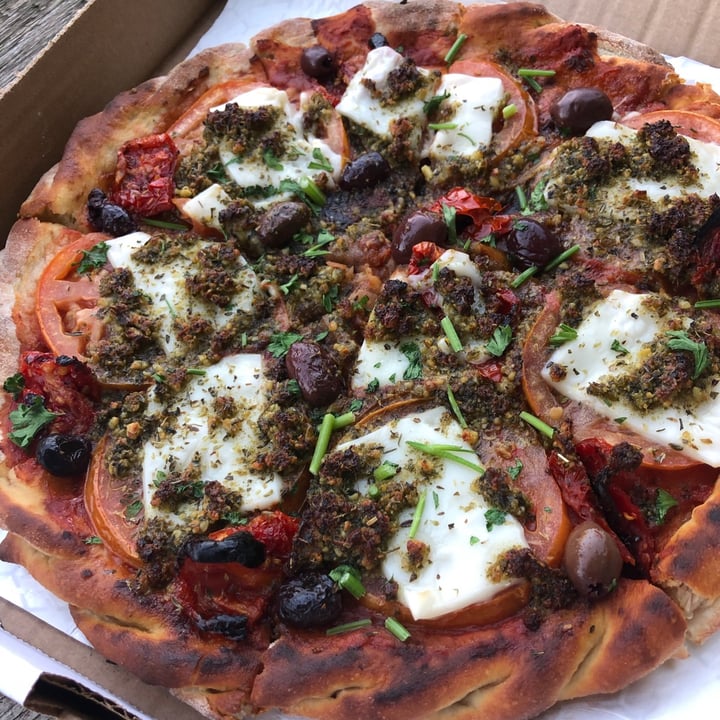 photo of The Lemon Tree Margarita Pizza shared by @ironicallyhamm on  01 Aug 2020 - review
