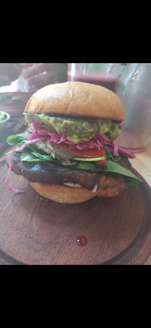 photo of Vivet Market Restó The Best Portobello Vegan Burger shared by @soylatormenta on  29 Feb 2020 - review