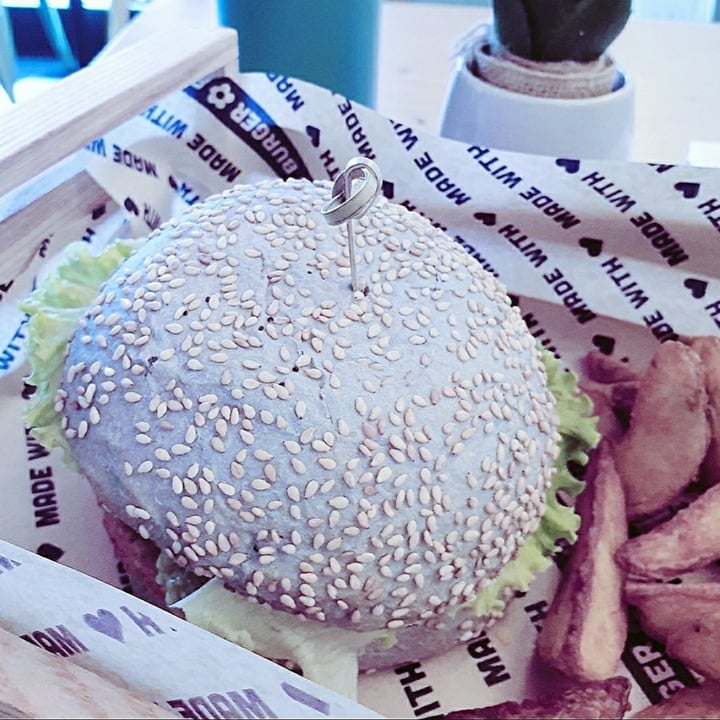 photo of Flower Burger Ocean Burger shared by @ilenia on  31 Jul 2020 - review