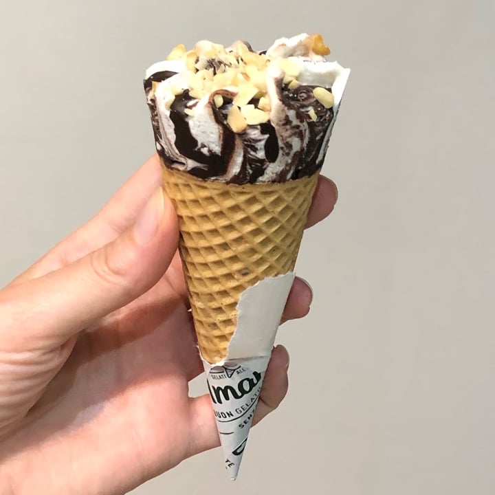 review photo of Sammontana cornetto Vaniglia Variegato Con Cacao E Nocciola shared by @usby on 20 Jul 2022 - review