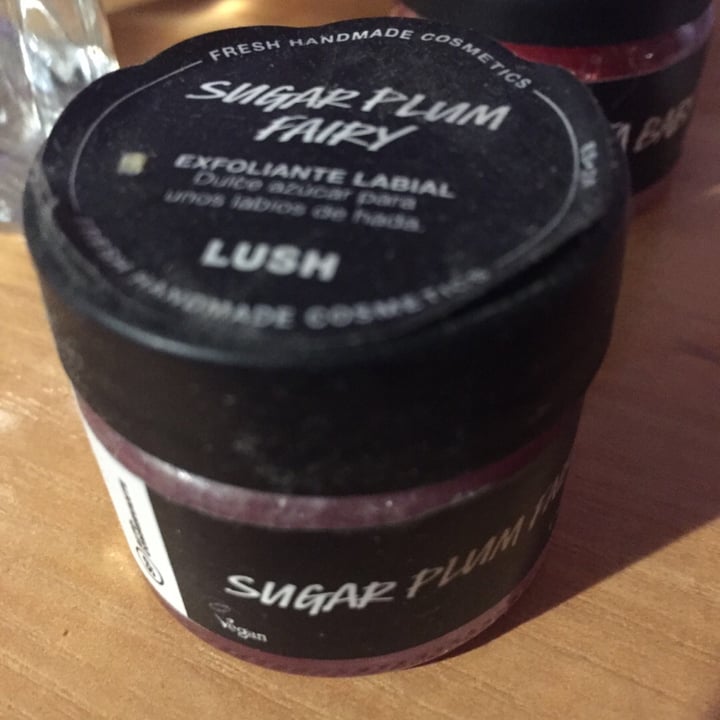 photo of LUSH Fresh Handmade Cosmetics Bubblegum Exfoliante Labial shared by @sfernandezvar on  16 Apr 2020 - review