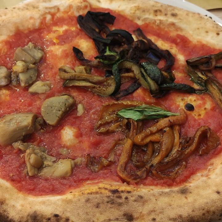 photo of Verace Antica Pizzeria Napoletana Pizza rossa con verdure shared by @esperanzafumilla on  08 May 2022 - review