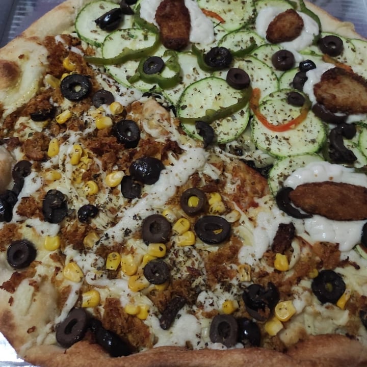 review photo of Vegans 2Go Pizza Vegana shared by @bmsilva on 26 Jul 2021 - review