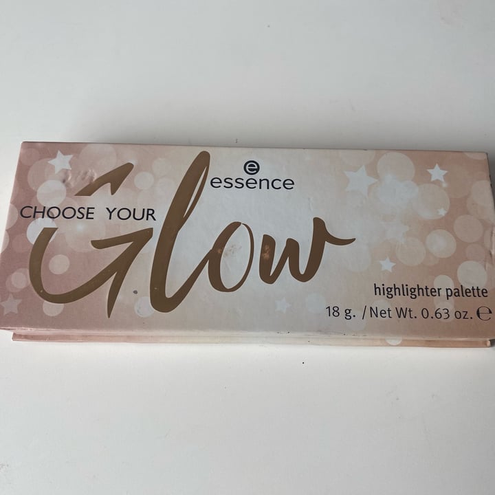 review photo of Essence Cosmetics Highlighter palette Glow to go shared by @izaskunsantos on 31 Oct 2022 - review