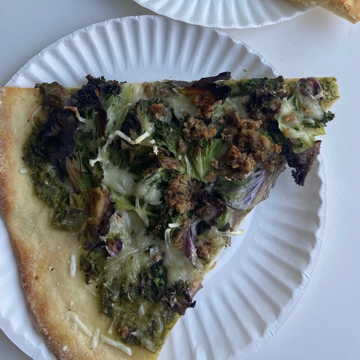 review photo of Screamer's Pizzeria Fancy Kale shared by @viviantothewu on 08 Aug 2021 - review