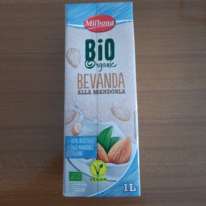 photo of Milbona Almond Drink shared by @paolaink on  21 Mar 2022 - review