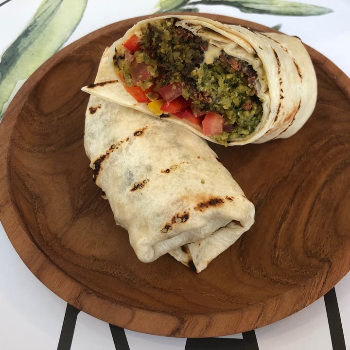 photo of Pano Kato Grill, Pizza & Deli Falafel wrap shared by @healthywithakriti on  03 Aug 2020 - review