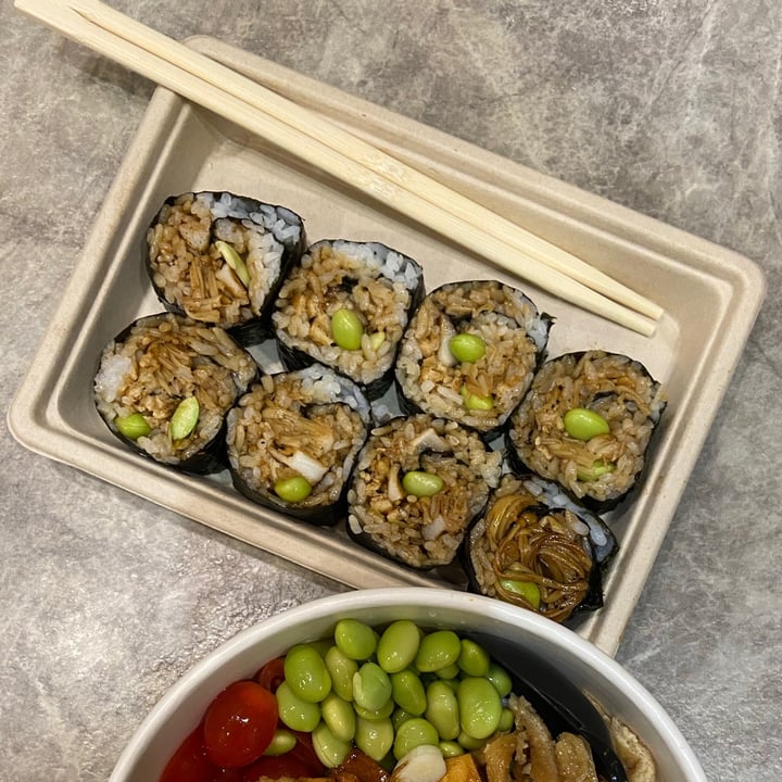 review photo of run run sushi Shroom Shroom shared by @cadyliys on 31 Dec 2020 - review
