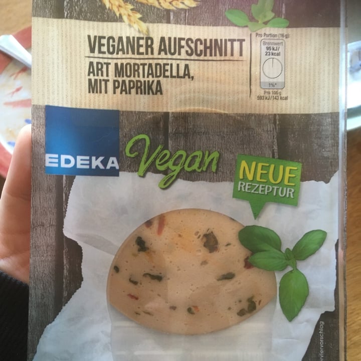 photo of Edeka Veganer Aufschnitt Art Mortadella shared by @veganfreak on  01 May 2020 - review