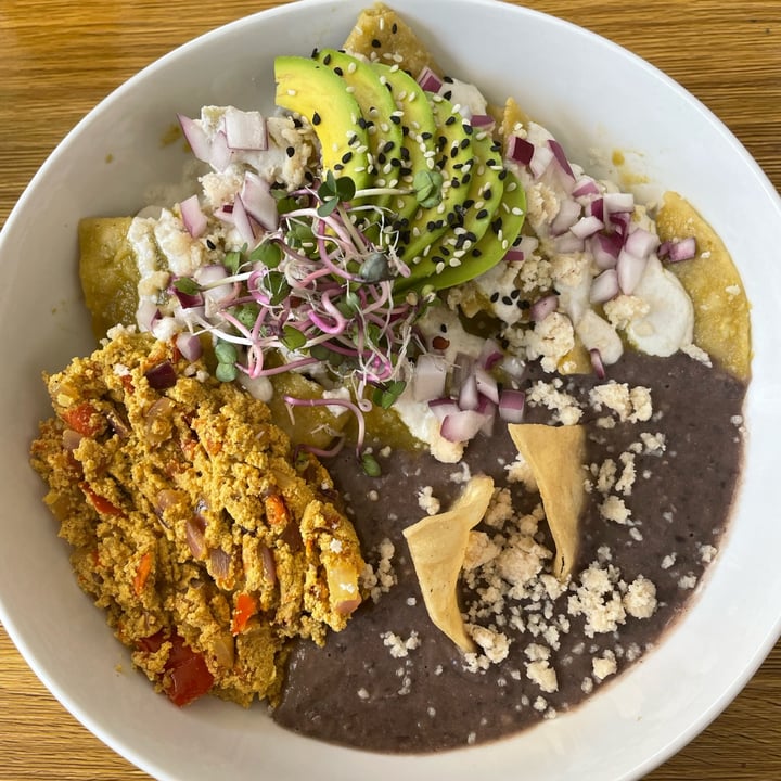 review photo of HAMABE Chilaquiles shared by @elenix on 10 Jun 2022 - review
