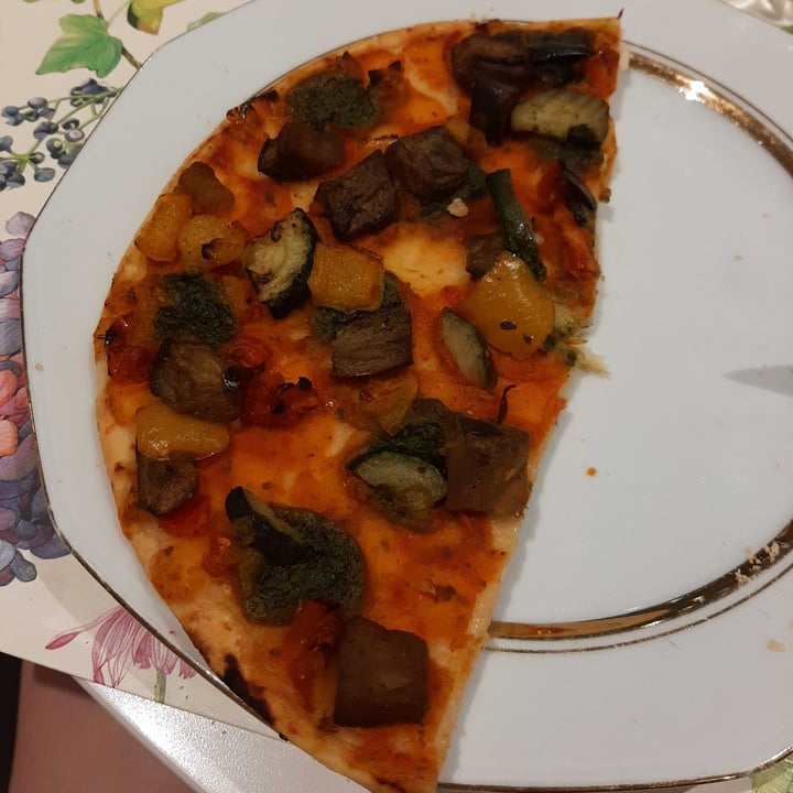 photo of Cameo Pizza Rossa Alle Verdure Grigliate shared by @miveg on  21 May 2022 - review