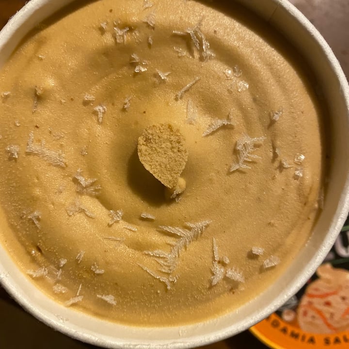 photo of VClub Gelato Macadamia E Caramello Salato shared by @whatthefuck on  16 Sep 2022 - review