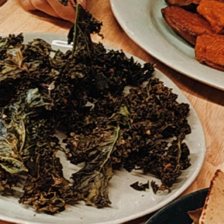 review photo of Lexi's Healthy Eatery Crispy Kale chips shared by @tamaranne on 19 Oct 2020 - review
