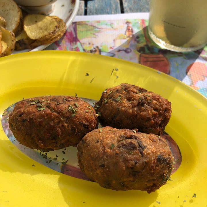 photo of Vegans N' Roses Croquetes De Bolets I Patates De Montanya shared by @laiacs91 on  23 Oct 2022 - review