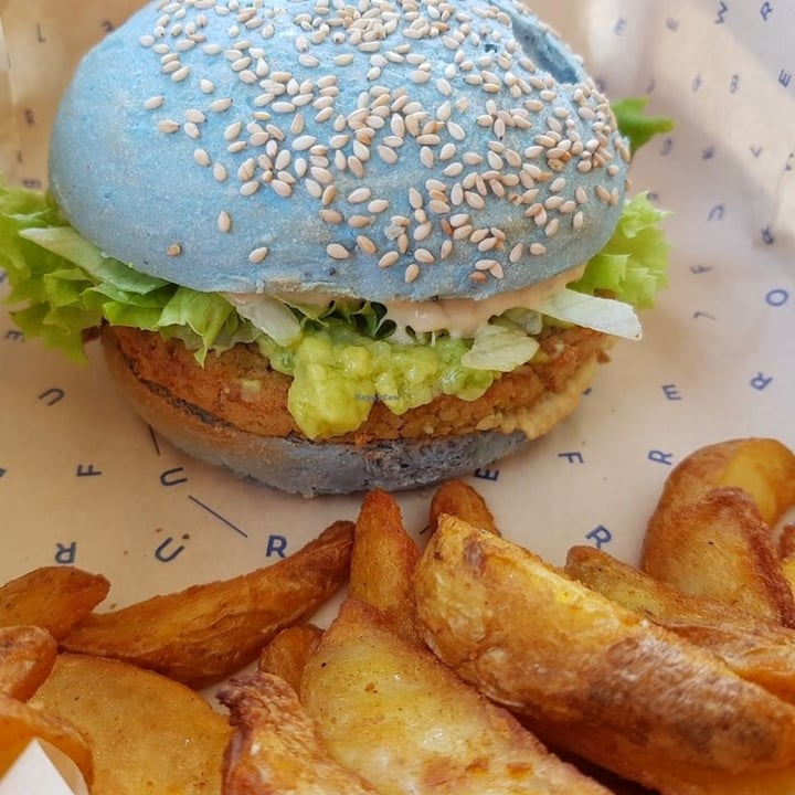 photo of Flower Burger Roma Ocean burger shared by @alexis000000 on  13 Jul 2022 - review