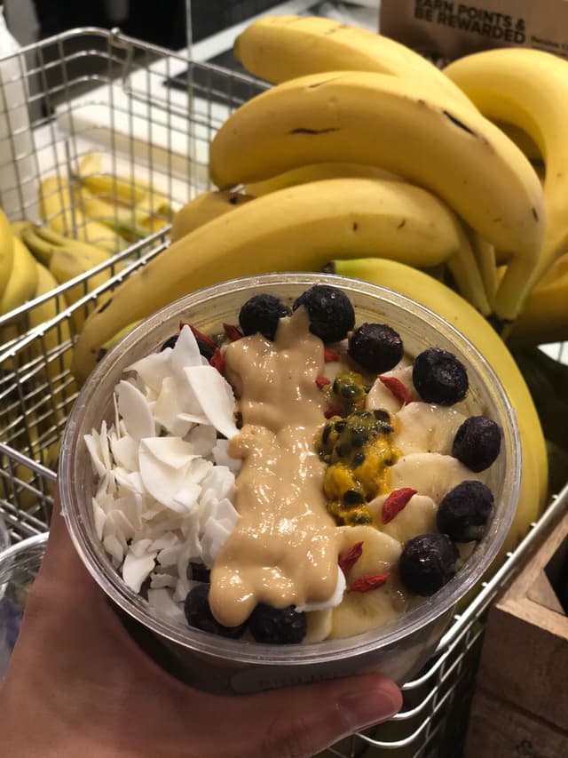 Foto do prato “Super greens açaí bowl”