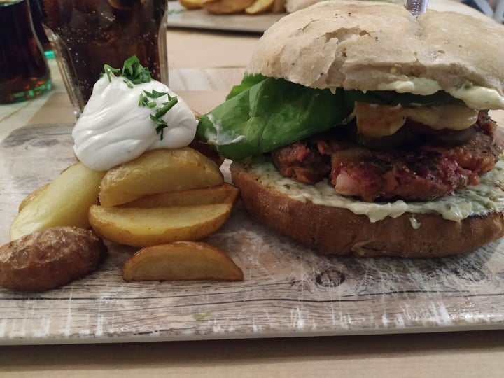 photo of Viva Burger Burger Queen shared by @patrixchia on  18 Aug 2019 - review