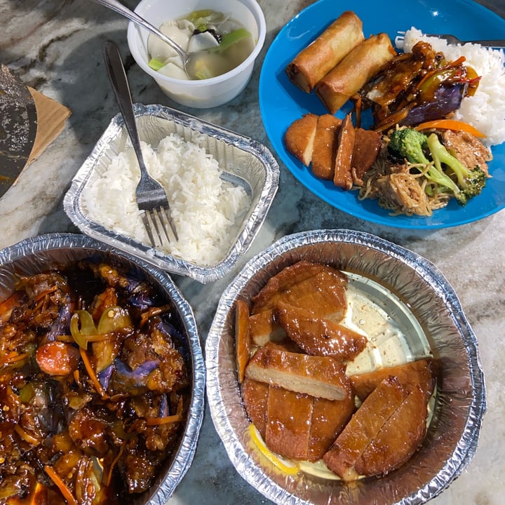 review photo of Lotus Pond Vegetarian Restaurant Chili Eggplant Szechuan Style shared by @rebeccabentley on 10 Nov 2021 - review