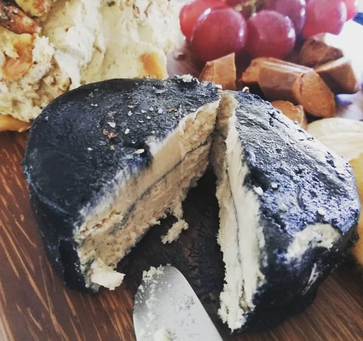 review photo of Savour Savour Ash Cashew Cheese shared by @steffbelly on 07 Apr 2020 - review