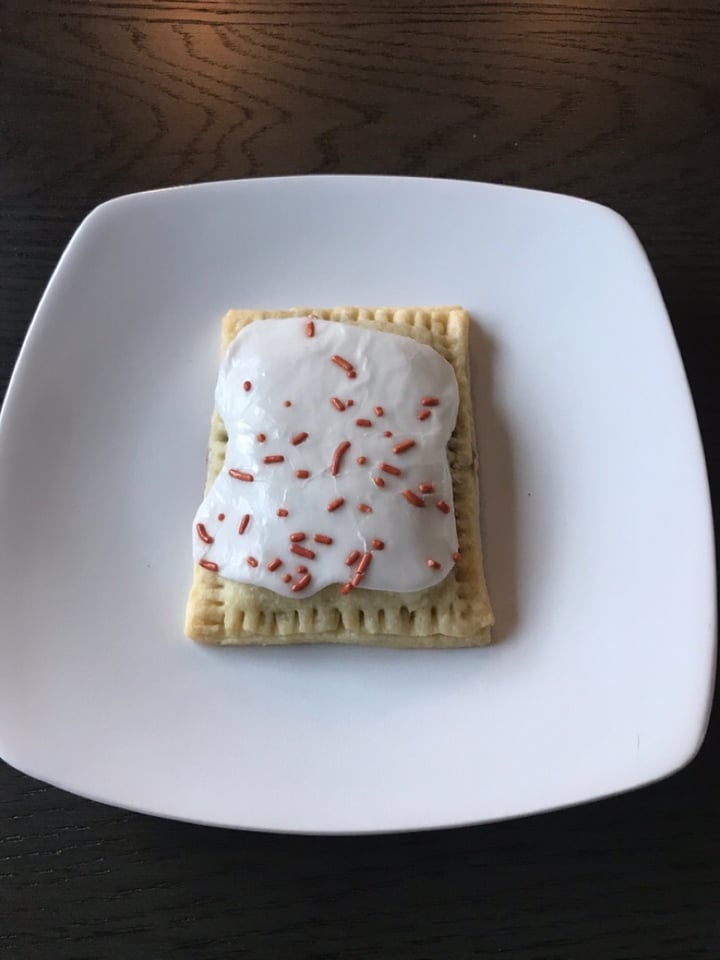 photo of Vegan East Strawberry poptart shared by @dianna on  15 Dec 2018 - review