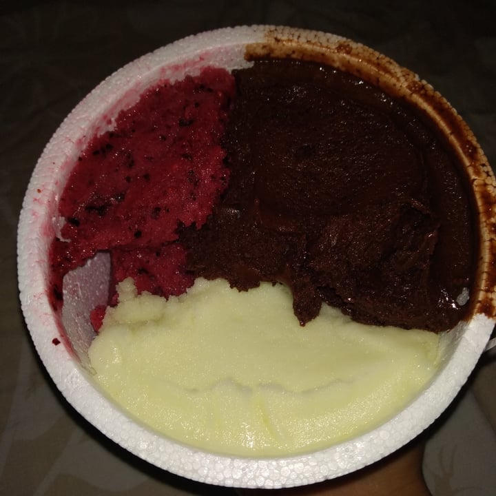 review photo of Heladerías Lekker Helado Lekker Frutos Del Bosque Al Agua shared by @valengr on 21 Dec 2020 - review