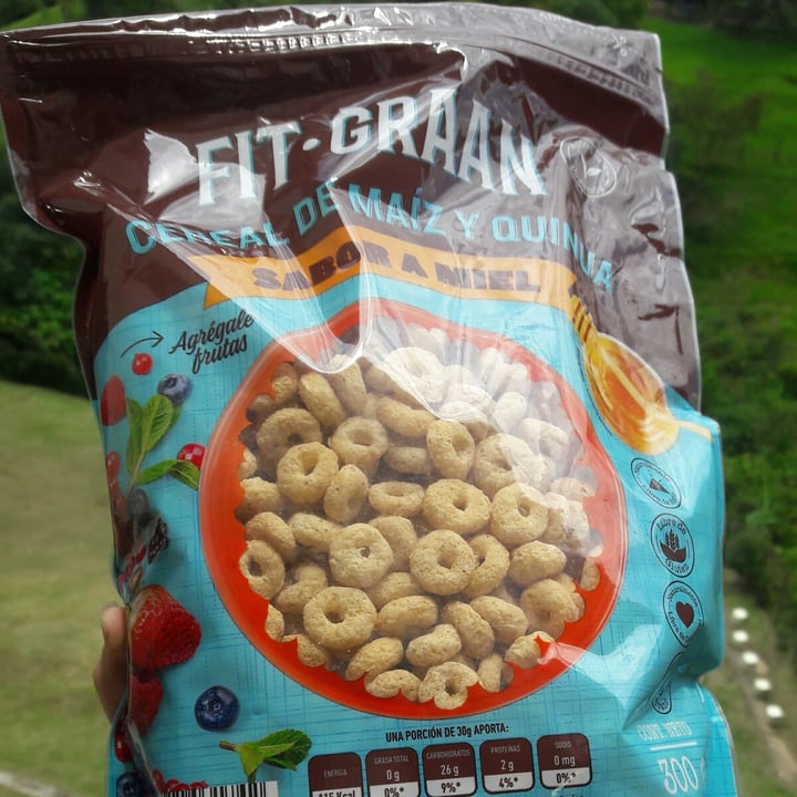 photo of Fit graan Cereal de Maíz y Quinua Sabor a miel shared by @veganizandomed on  24 Mar 2021 - review