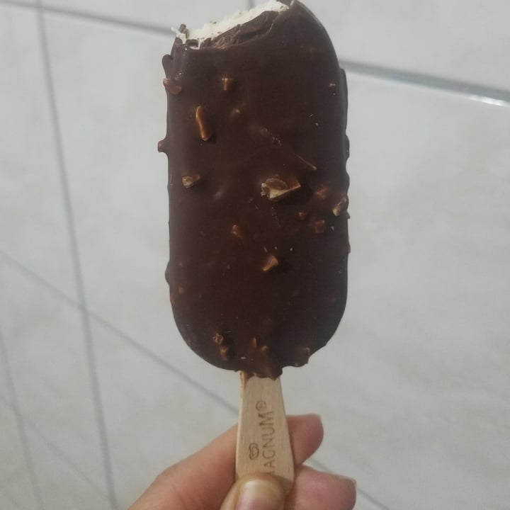 photo of Magnum Magnum Vegano shared by @tatianenaches on  21 Jun 2022 - review