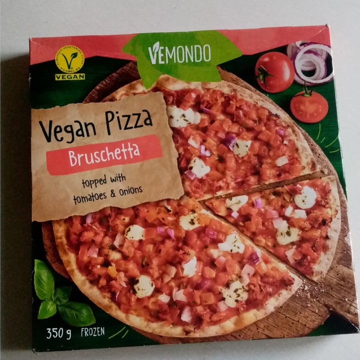 photo of Vemondo  Vegan Pizza Bruschetta shared by @valeveg75 on  28 Jul 2022 - review