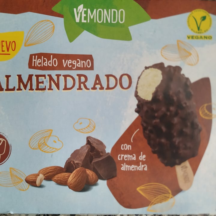 photo of Vemondo Helado vegano almendrado shared by @aranzazu on  14 Jun 2021 - review