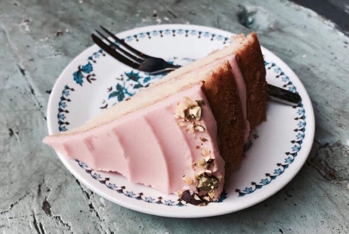 photo of Lovecrumbs Vegan Rose Cake shared by @fi-iv on  04 Jul 2019 - review