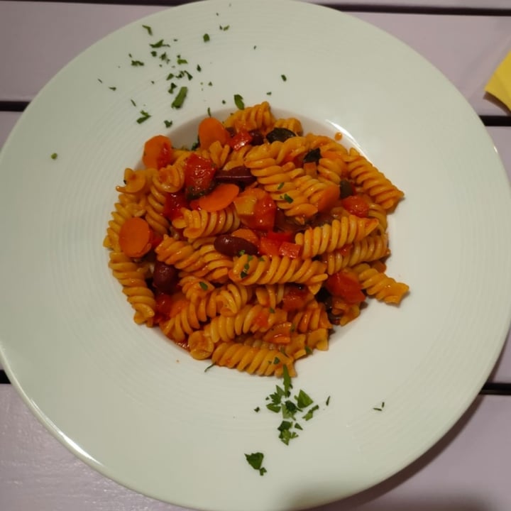 photo of Artha Pasta Artha - seitan affumicato, pomodoro, peperone, fagioli, carote, semi shared by @mikipale on  28 Nov 2021 - review