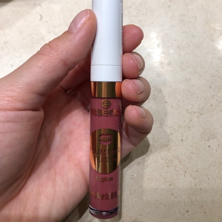 photo of Essence Cosmetics Lipgloss plumping nudes shared by @shanticlaes on  19 Jan 2021 - review