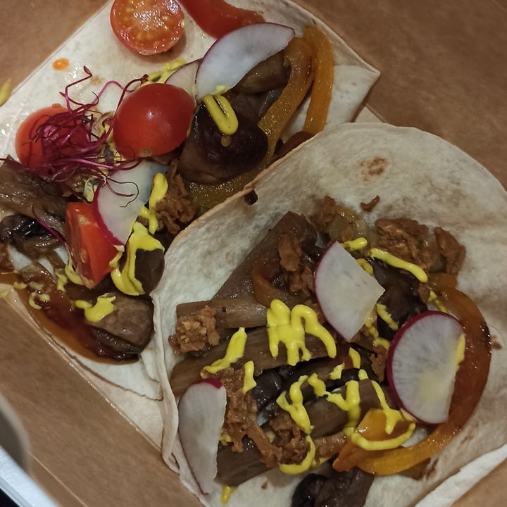 photo of Beet Vegetariano Fajitas shared by @ananicc on  26 Jan 2022 - review