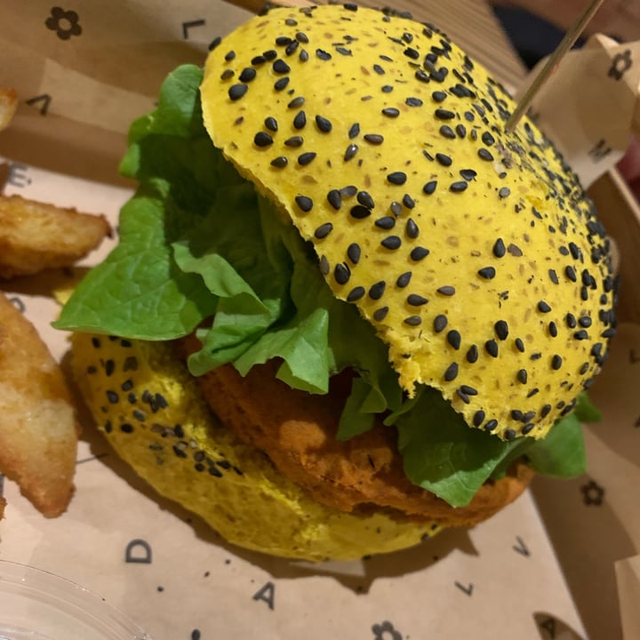 photo of Flower Burger Funky cecio shared by @ilaveg on  27 Mar 2022 - review