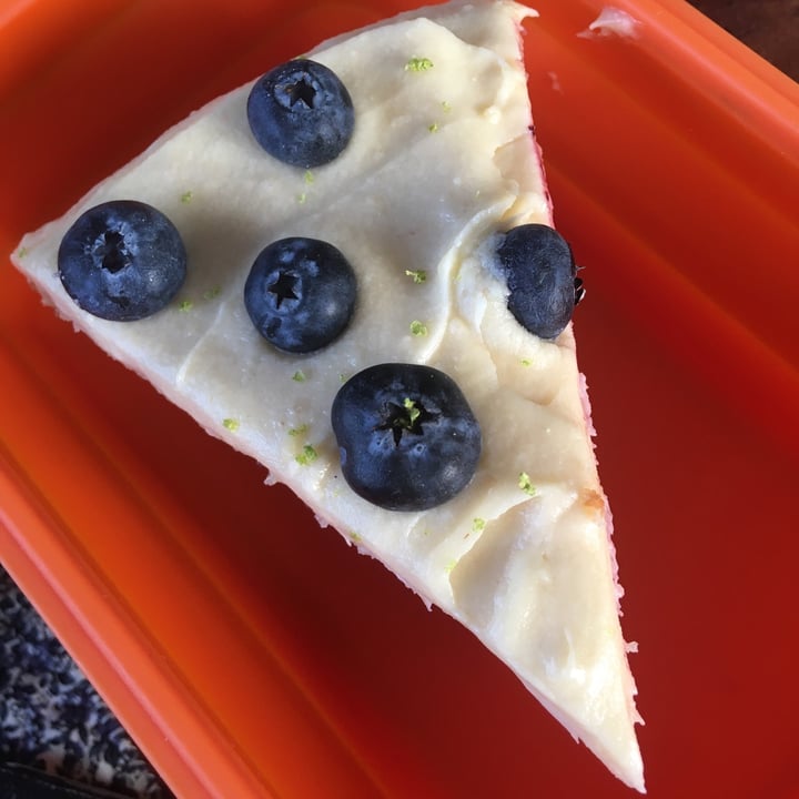 photo of Ixteriolo's Pastel de Blueberry shared by @nitaav2 on  08 May 2021 - review