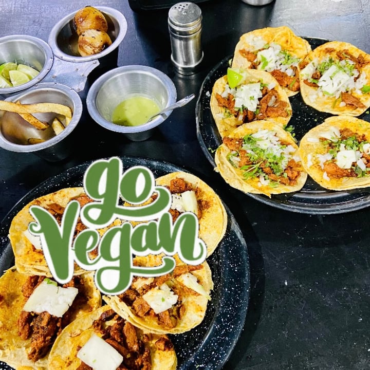 photo of Por siempre vegana 2 Taco al pastor shared by @caoticaana on  15 Nov 2022 - review
