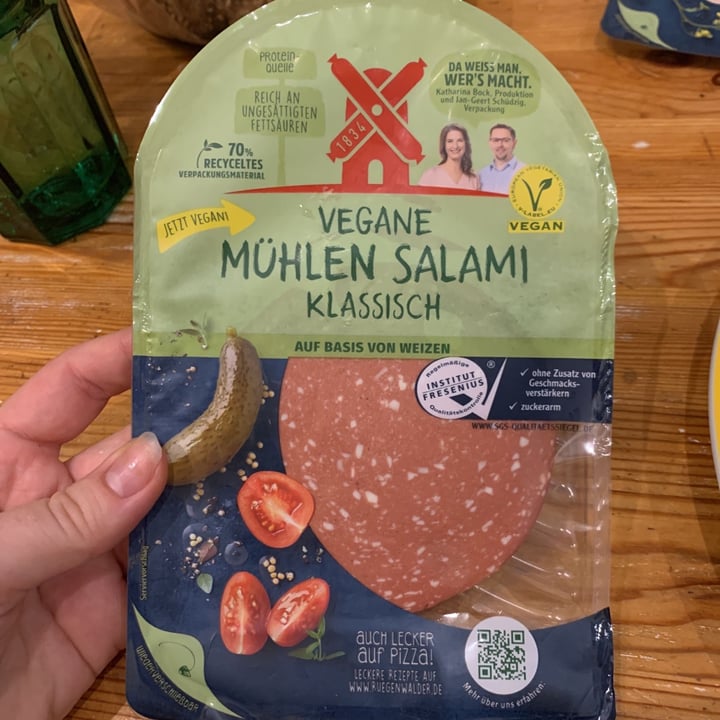 review photo of Rügenwalder Mühle Vegane Mühlen Salami shared by @celineschomerus on 23 Aug 2021 - review