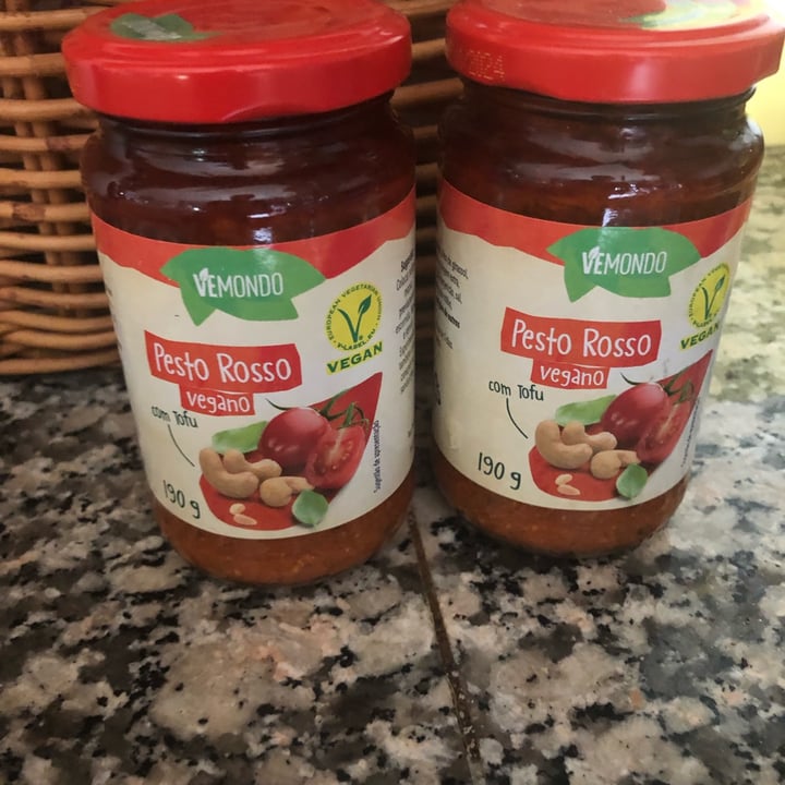 photo of Vemondo  Vegan pesto Rosso shared by @gomez11 on  27 Jun 2022 - review