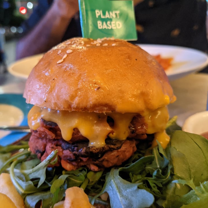 photo of Privé Wheelock Plant-Based Truffled Mushroom Swiss Burger shared by @preethiness on  10 May 2021 - review