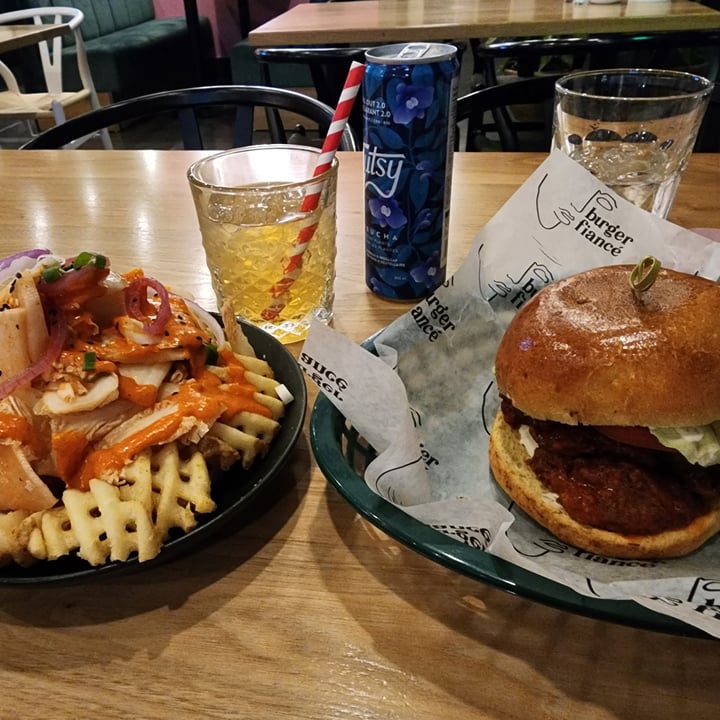 photo of Burger Fiancé Spicy Chickn Sandwich shared by @biglou252005 on  06 Dec 2022 - review