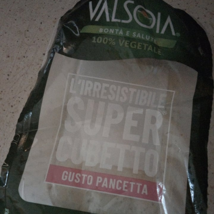photo of Valsoia L'irresistibile super cubetto - gusto pancetta shared by @saimonanimalslover on  10 Oct 2022 - review
