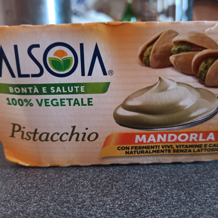 review photo of Valsoia Pistacchio Mandorla shared by @giuliazucca on 11 Sep 2022 - review