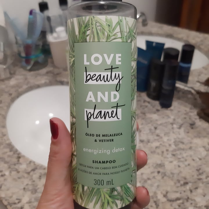 photo of Love Beauty and Planet Shampoo Detox Energizante shared by @fernandadc on  08 May 2022 - review