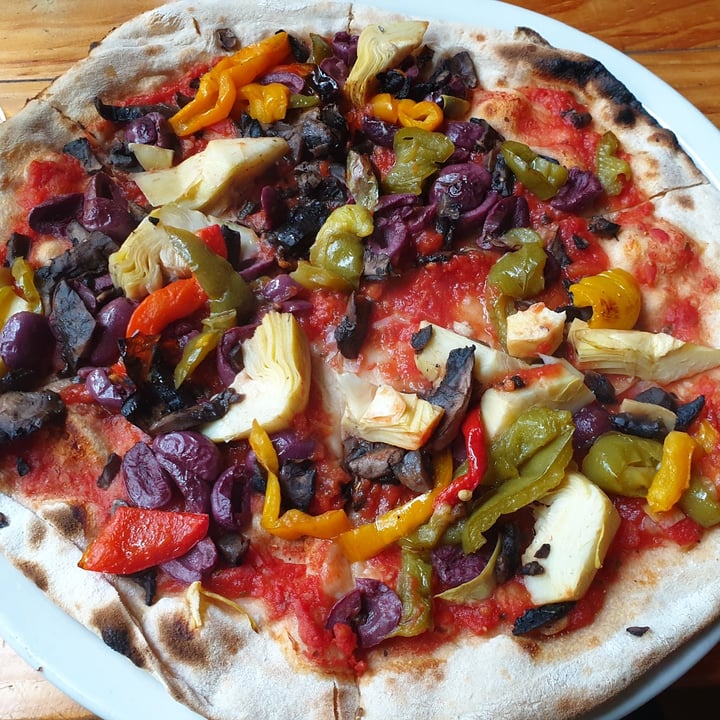 photo of Massimo's Vegetariano Pizza shared by @jennsymatt on  19 Oct 2021 - review