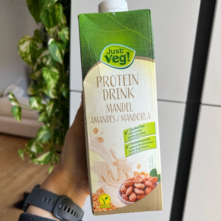 review photo of Just Veg! (ALDI Italy) Protein Drink Mandorla shared by @micoldelloro on 16 Oct 2022 - review