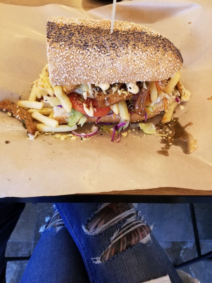 photo of Lekker Vegan Kloof Mixed Chickn and Beef Gatsby shared by @mermaidgirl on  08 Feb 2020 - review